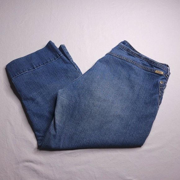 Levi's Denim - Levi Strauss Mid Rise Crop Jean Size 16 Wide Leg Stretch Medium Wash Womens